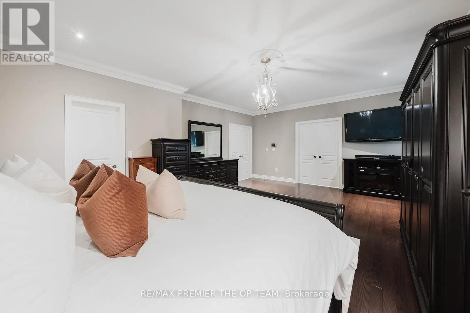 226 VIA BORGHESE STREET