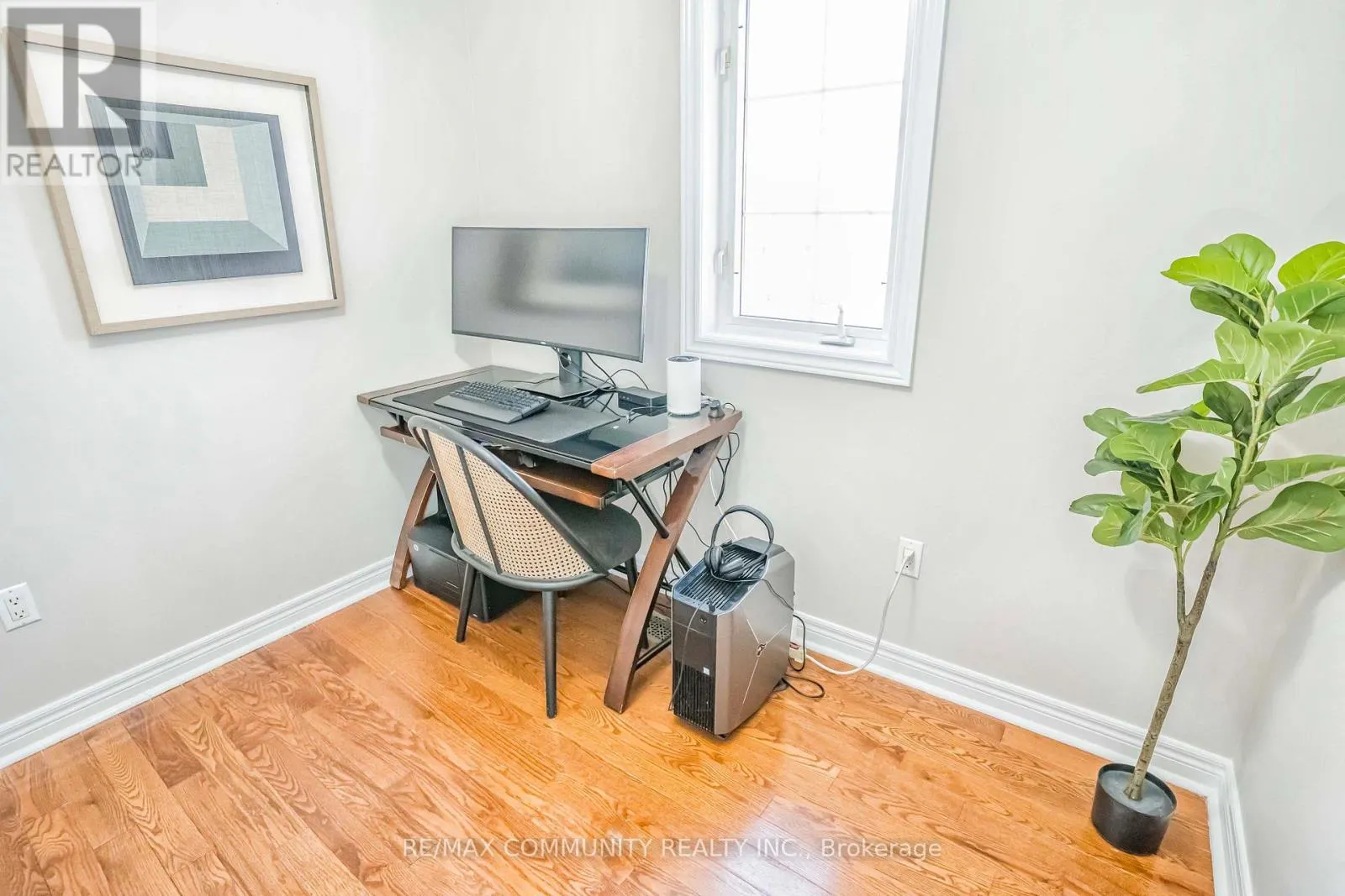 42 REGINALD LAMB CRESCENT