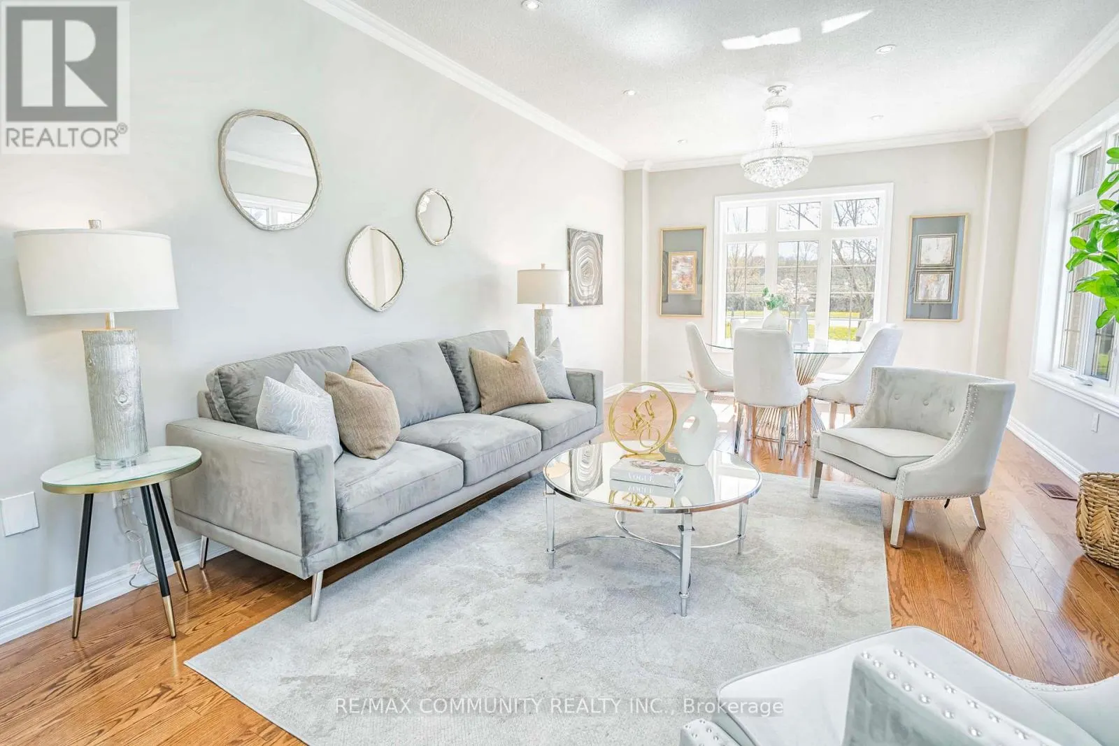 42 REGINALD LAMB CRESCENT