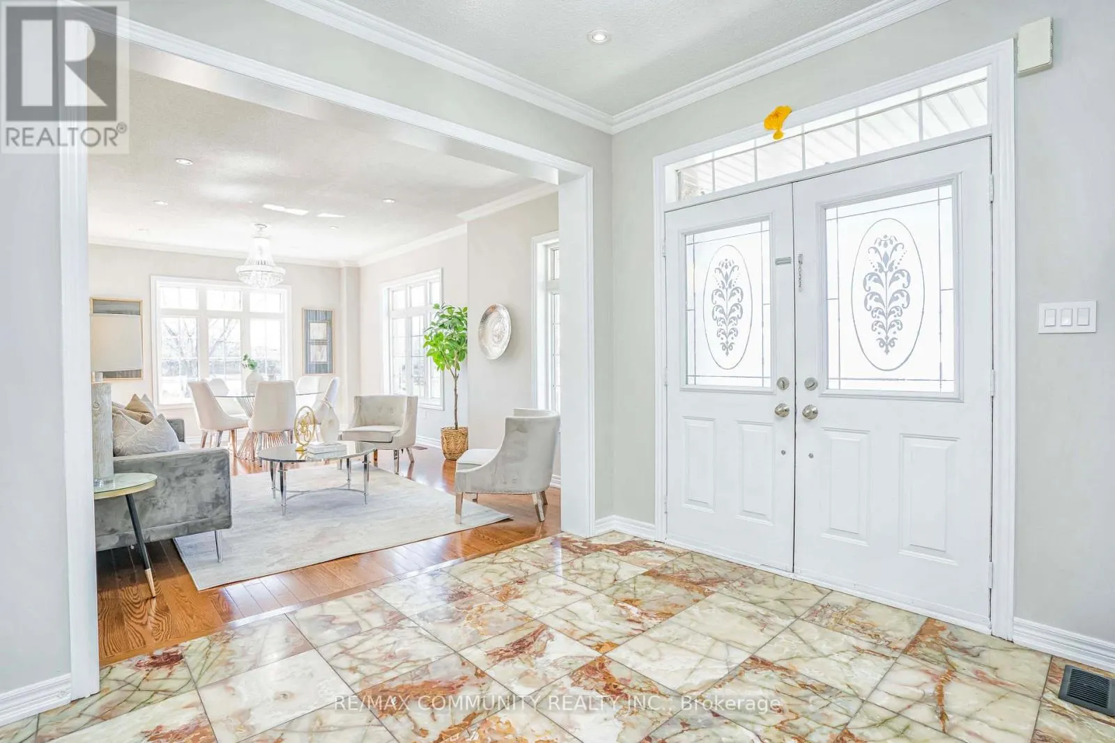 42 REGINALD LAMB CRESCENT