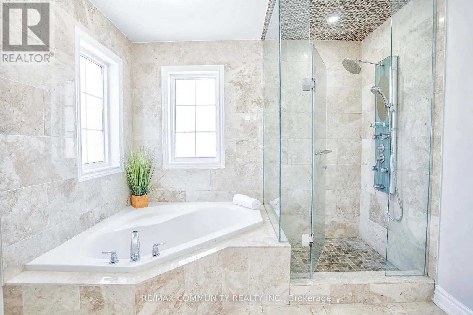 42 REGINALD LAMB CRESCENT