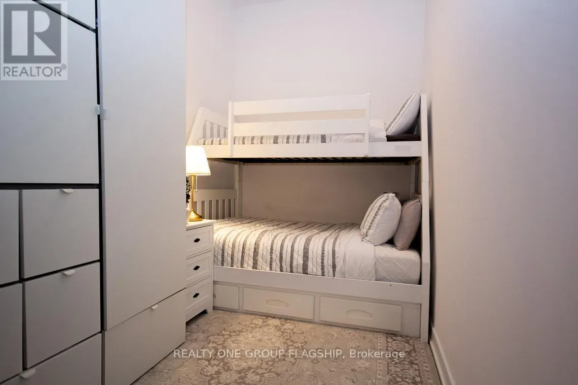 308E - 38 HONEYCRISP CRESCENT