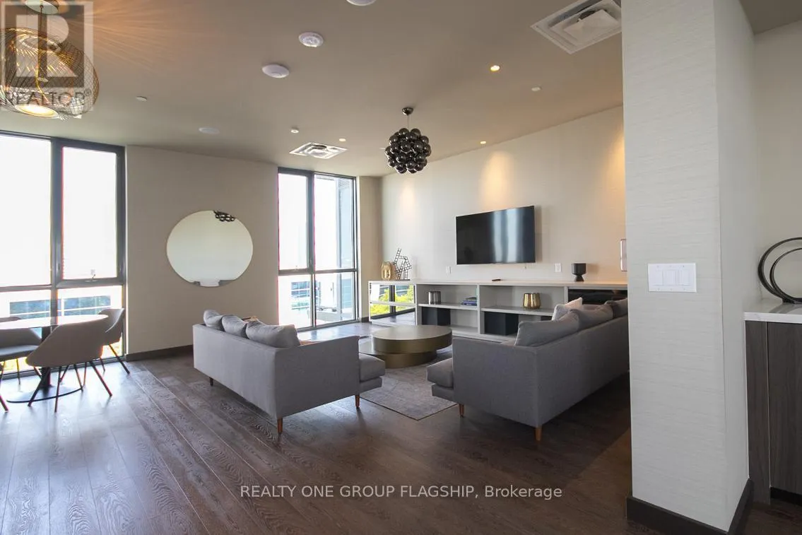 308E - 38 HONEYCRISP CRESCENT