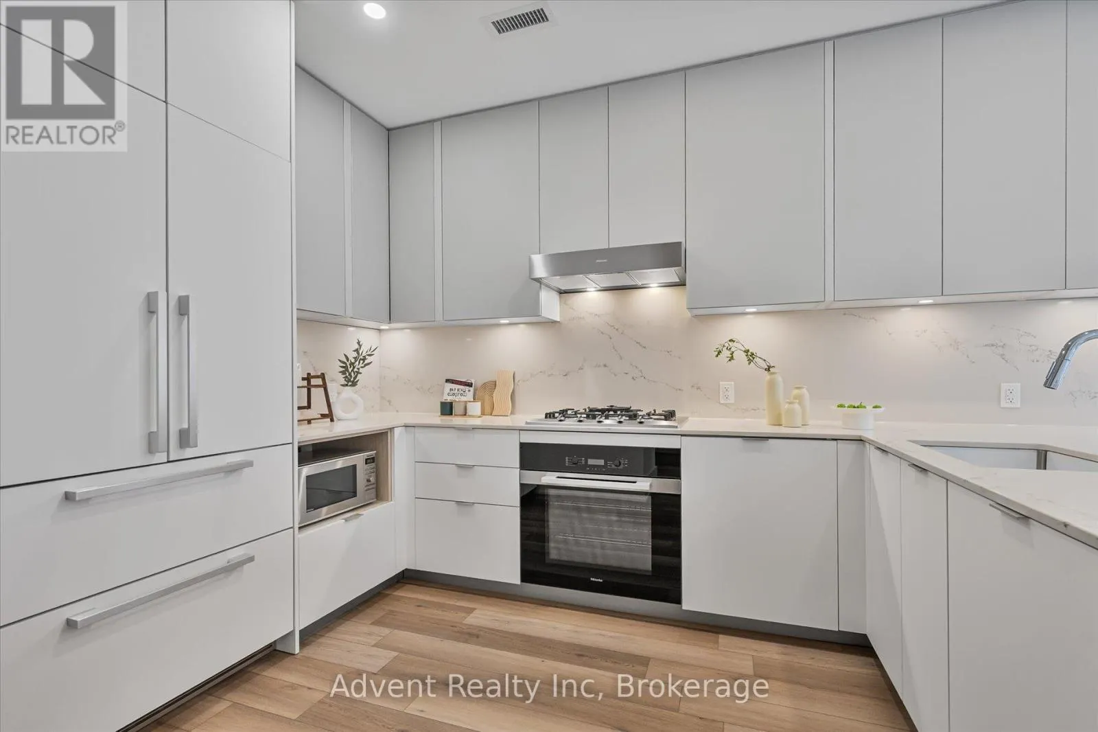 127W - 8 CEDARLAND DRIVE