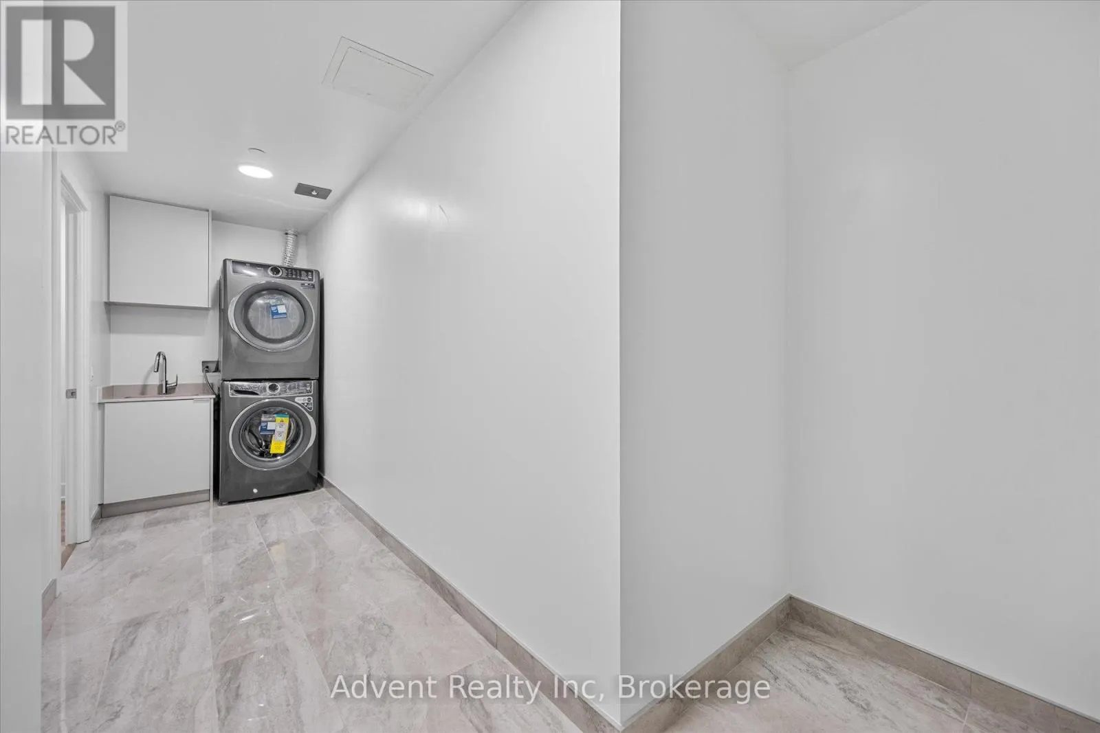 127W - 8 CEDARLAND DRIVE