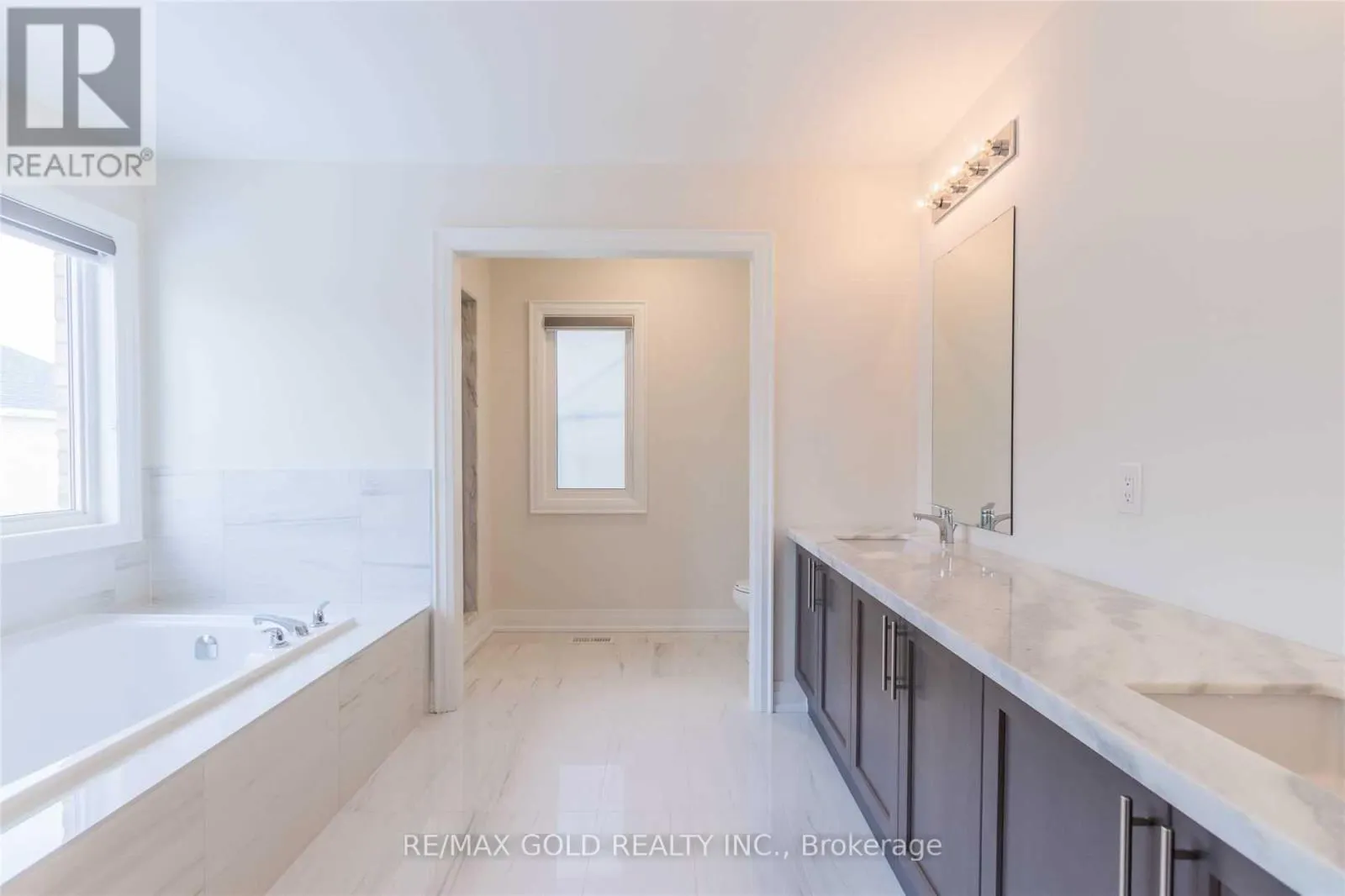 UPPER LEVEL - 20 BILL GUY DRIVE