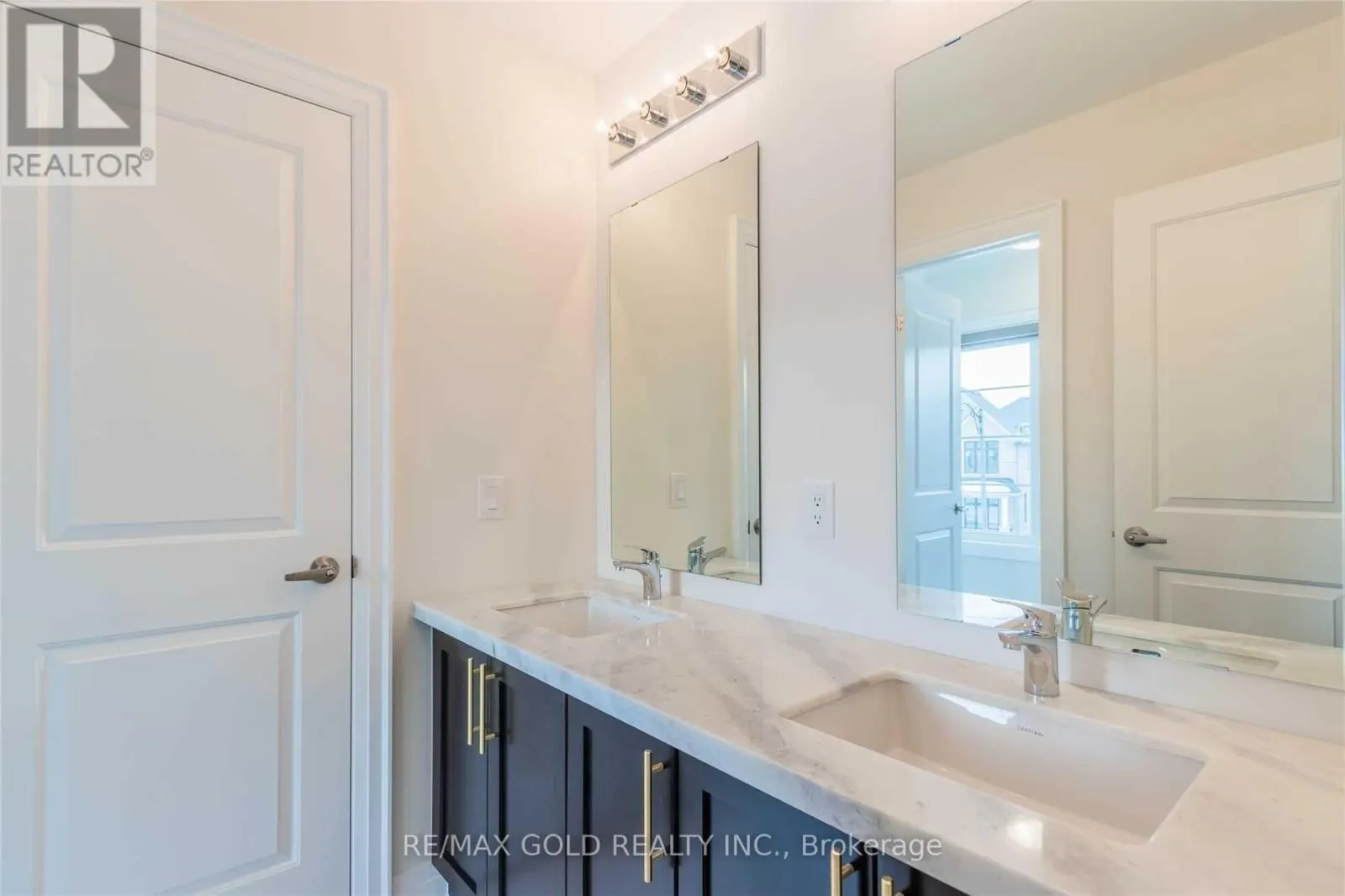 UPPER LEVEL - 20 BILL GUY DRIVE