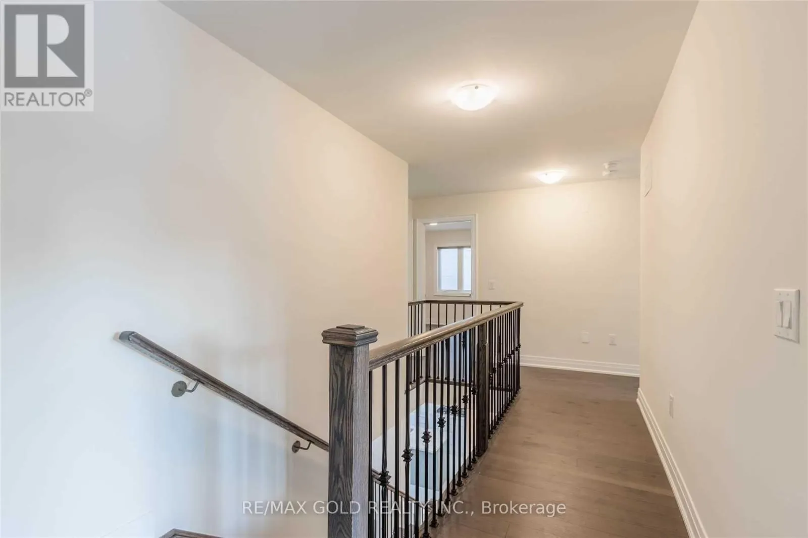 UPPER LEVEL - 20 BILL GUY DRIVE