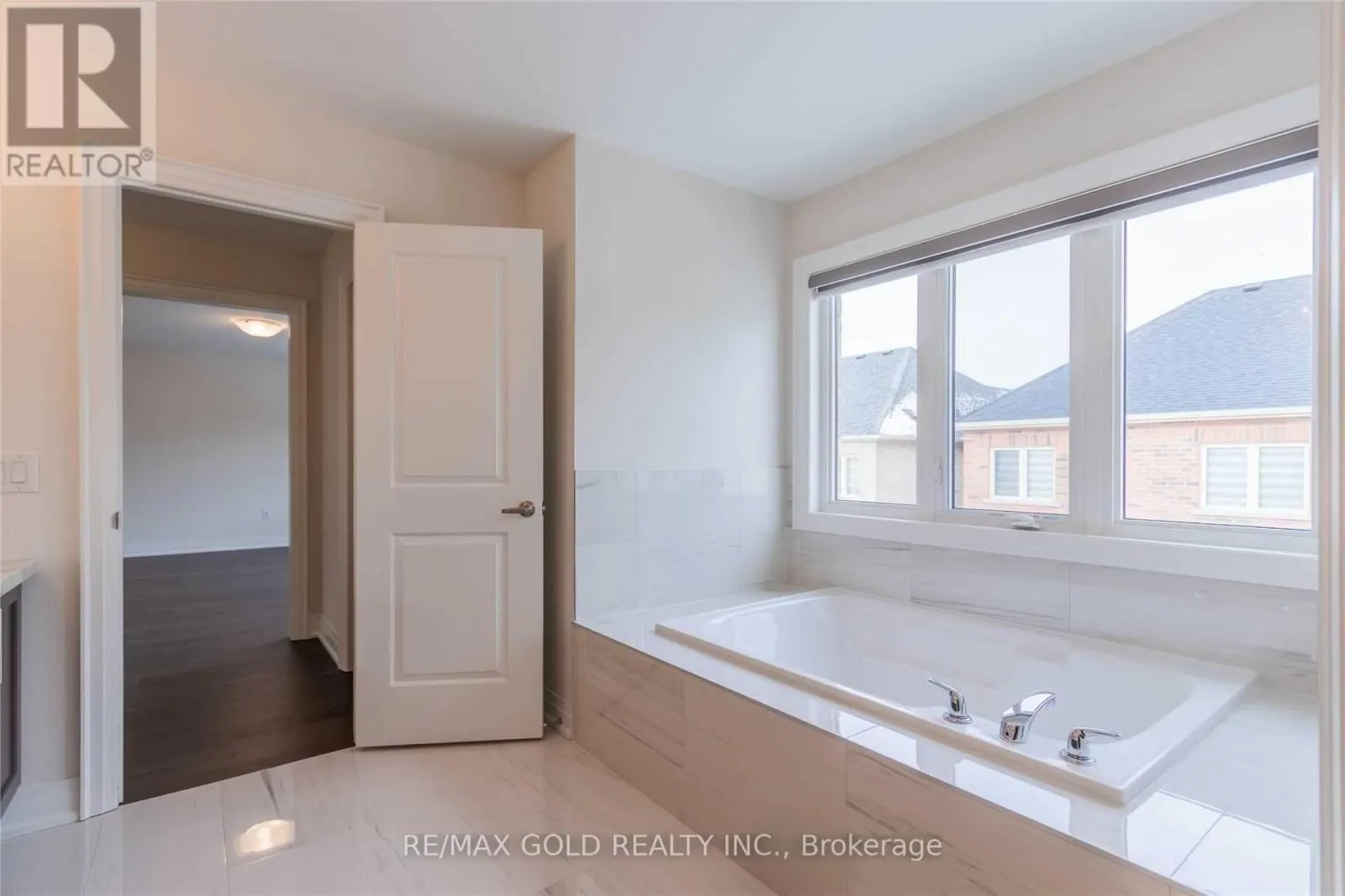 UPPER LEVEL - 20 BILL GUY DRIVE