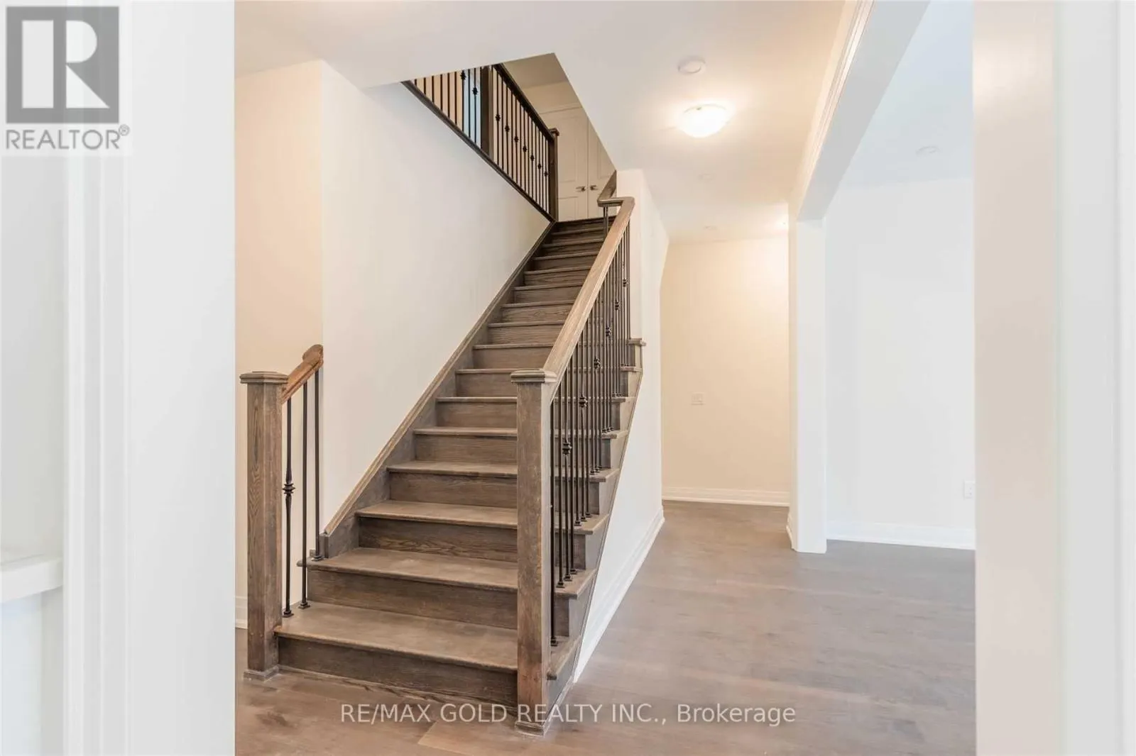 UPPER LEVEL - 20 BILL GUY DRIVE