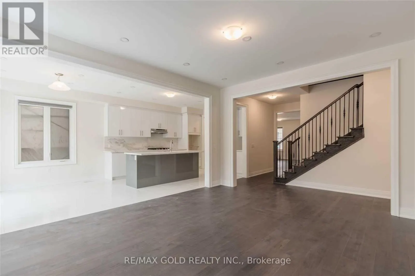 UPPER LEVEL - 20 BILL GUY DRIVE