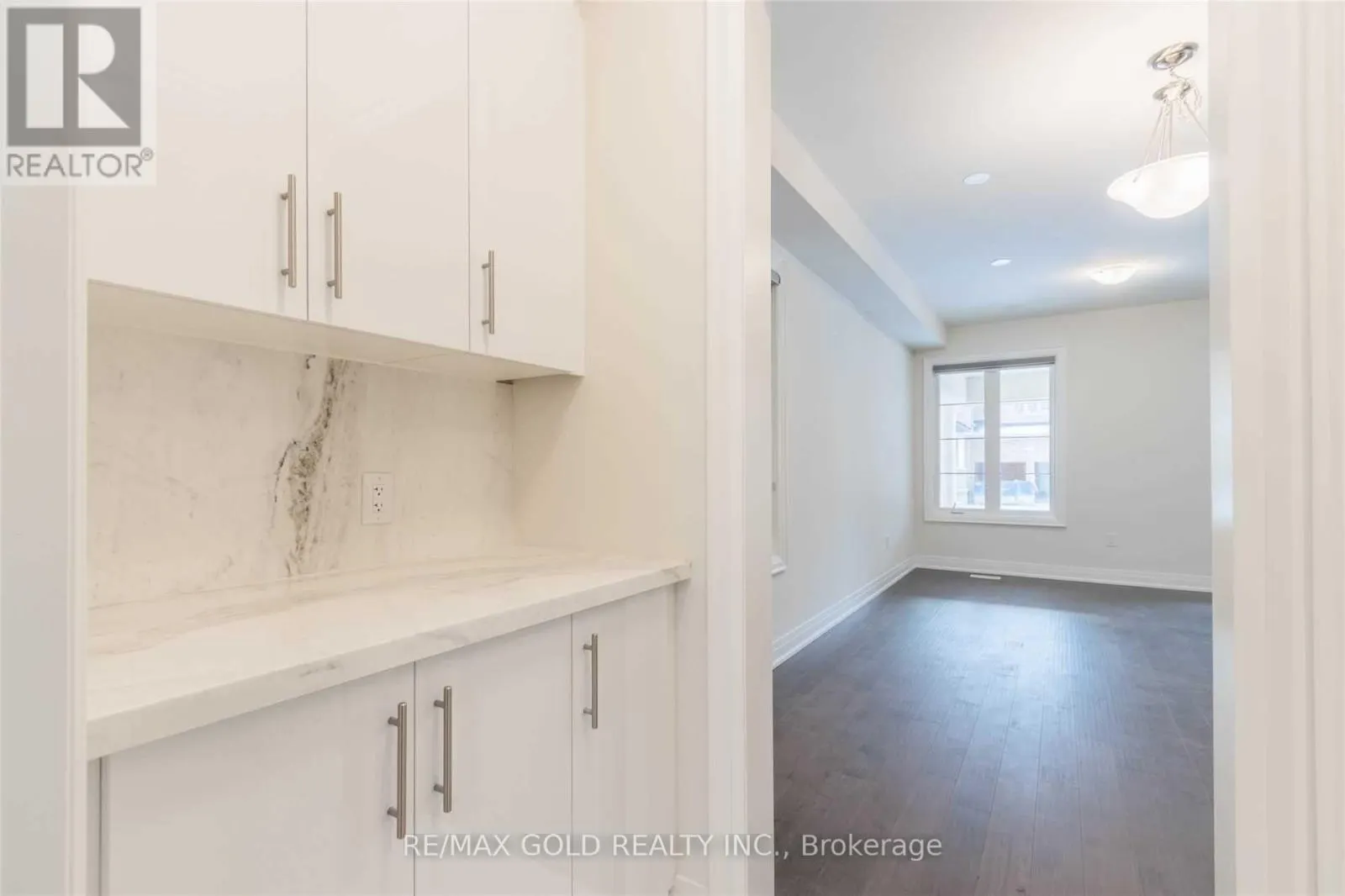 UPPER LEVEL - 20 BILL GUY DRIVE