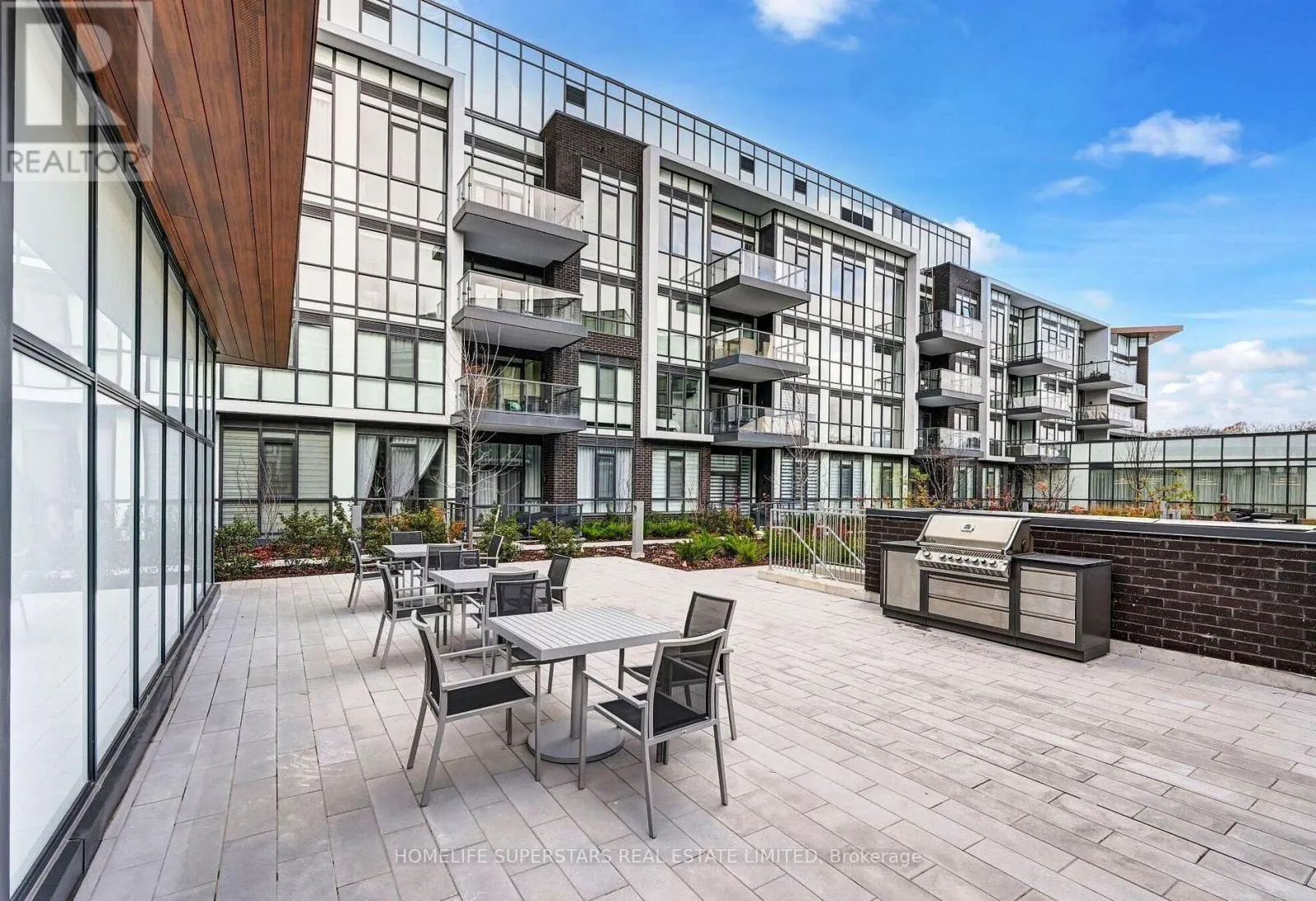 324 - 415 SEA RAY AVENUE