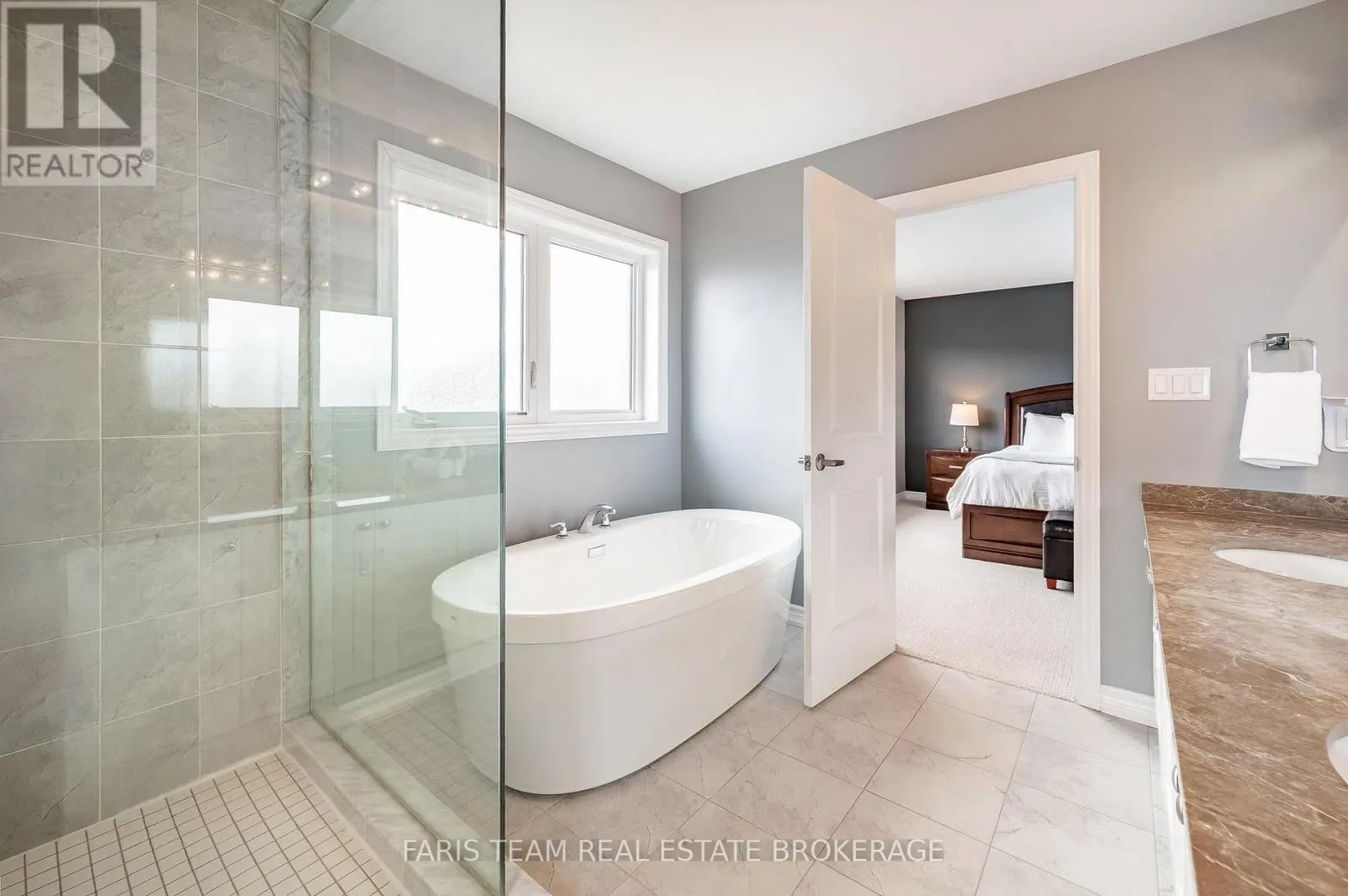 1464 FARROW CRESCENT