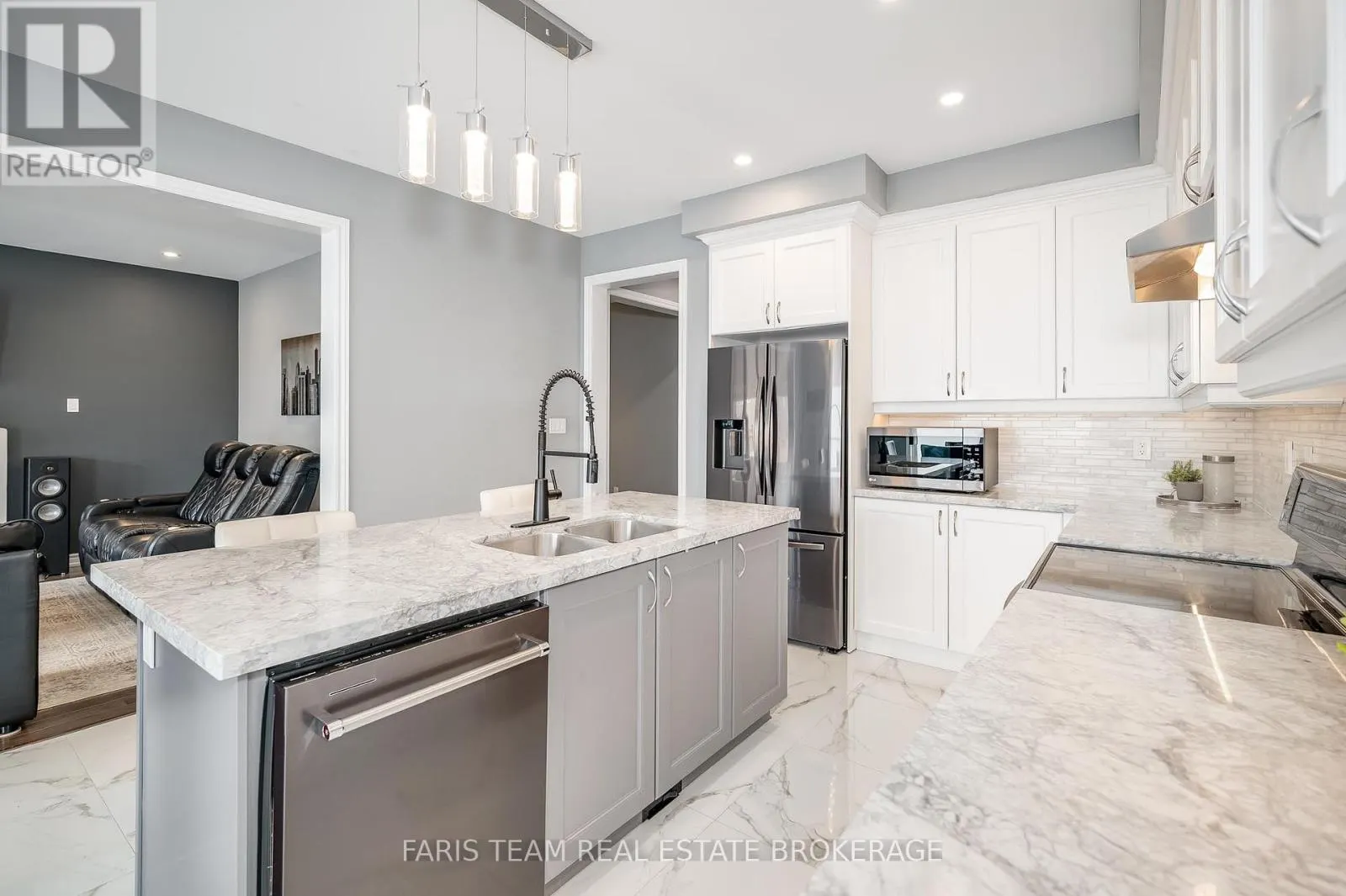 1464 FARROW CRESCENT