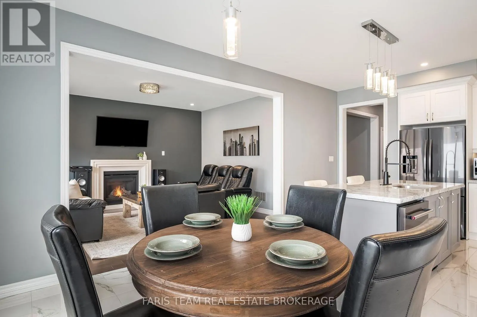 1464 FARROW CRESCENT