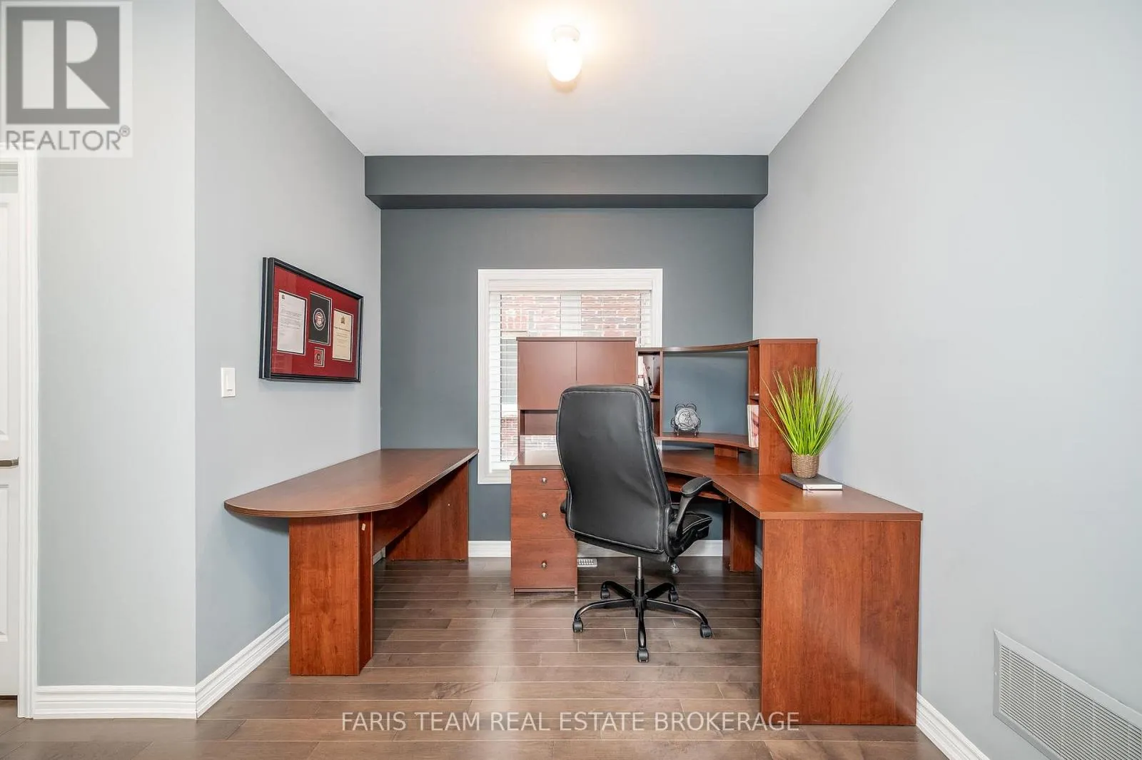 1464 FARROW CRESCENT