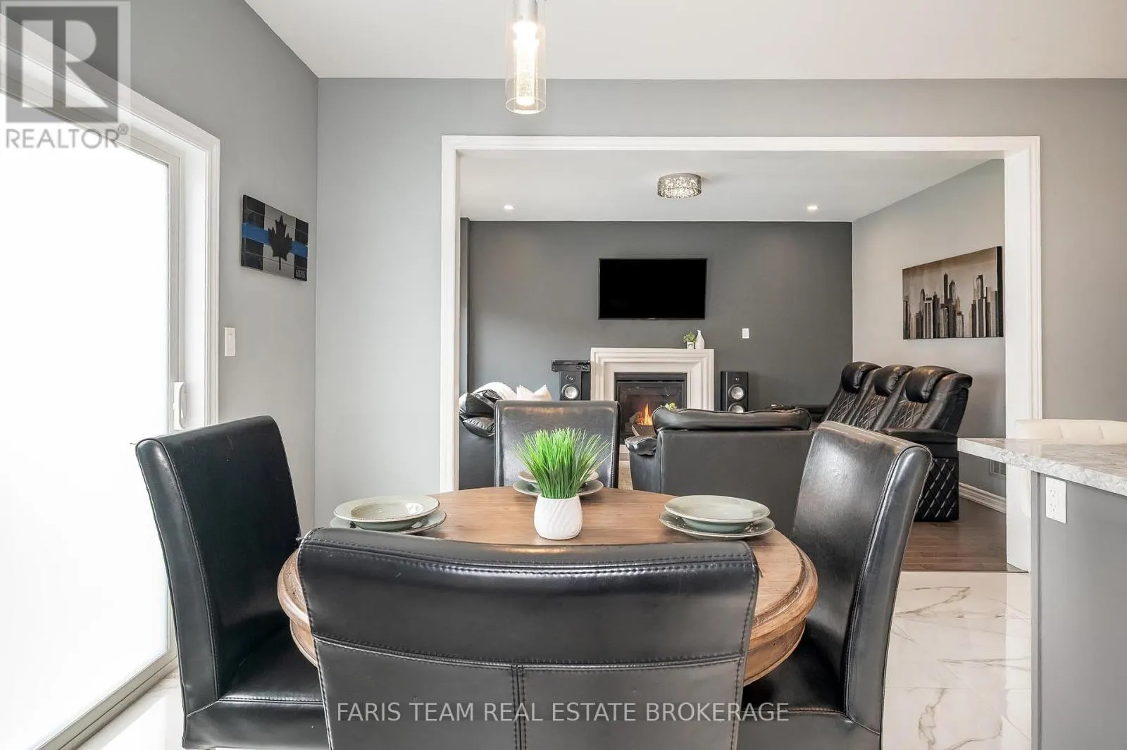 1464 FARROW CRESCENT