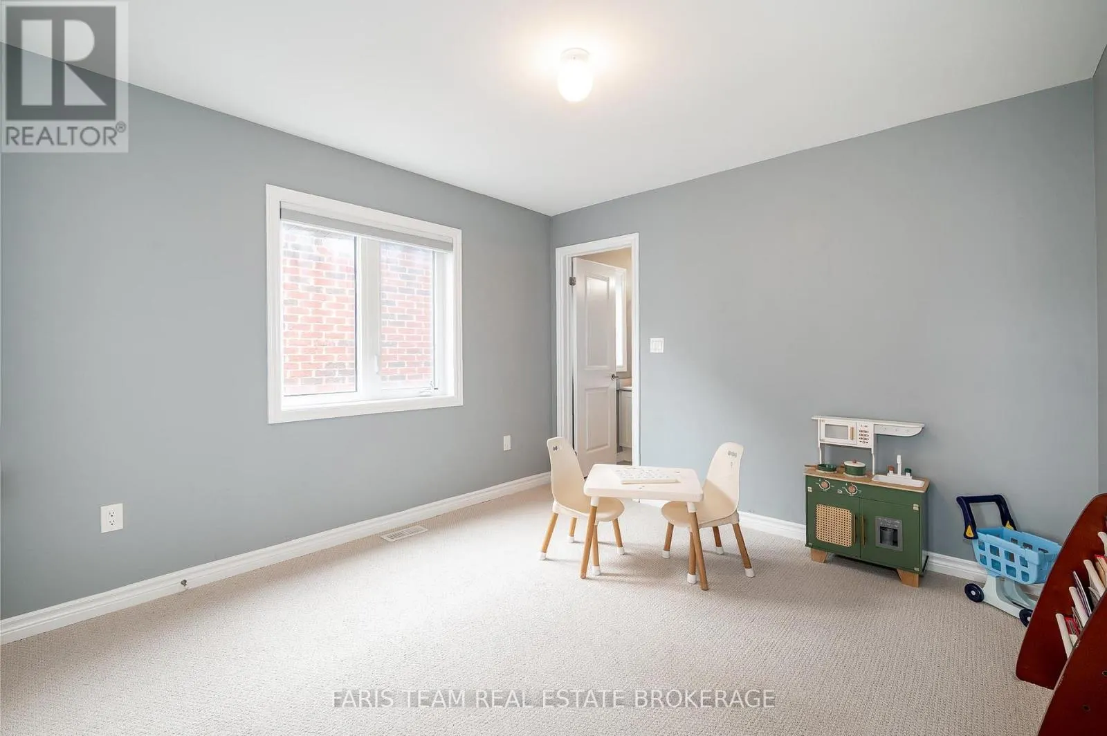 1464 FARROW CRESCENT