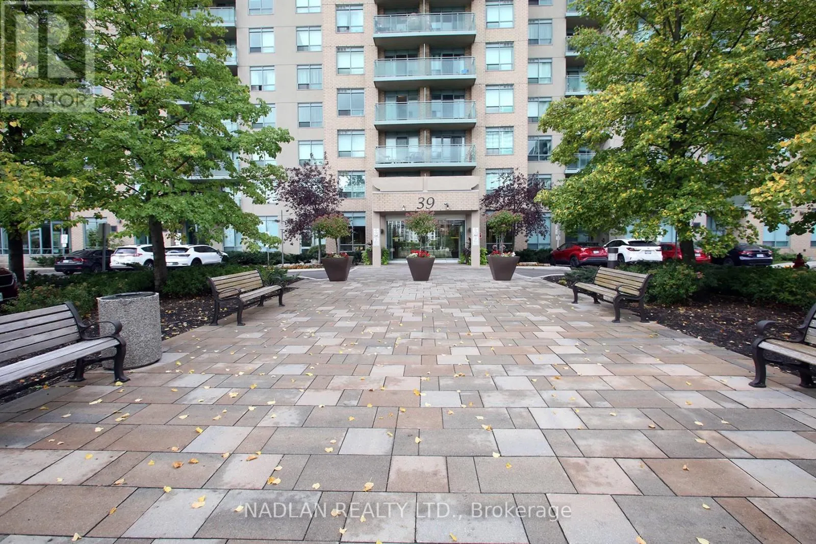 615 - 39 ONEIDA CRESCENT