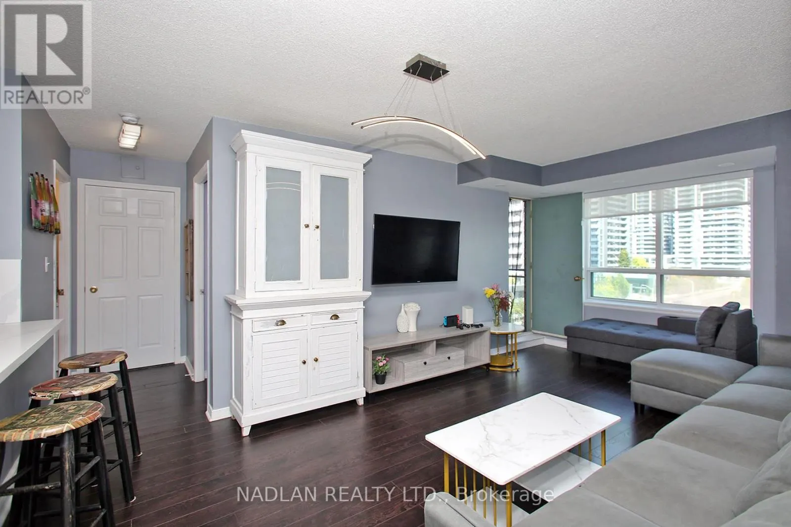 615 - 39 ONEIDA CRESCENT