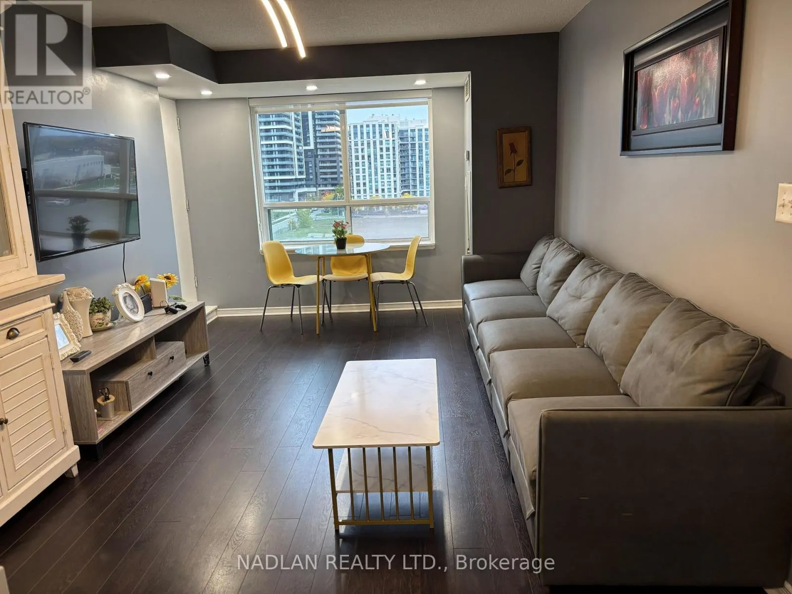 615 - 39 ONEIDA CRESCENT