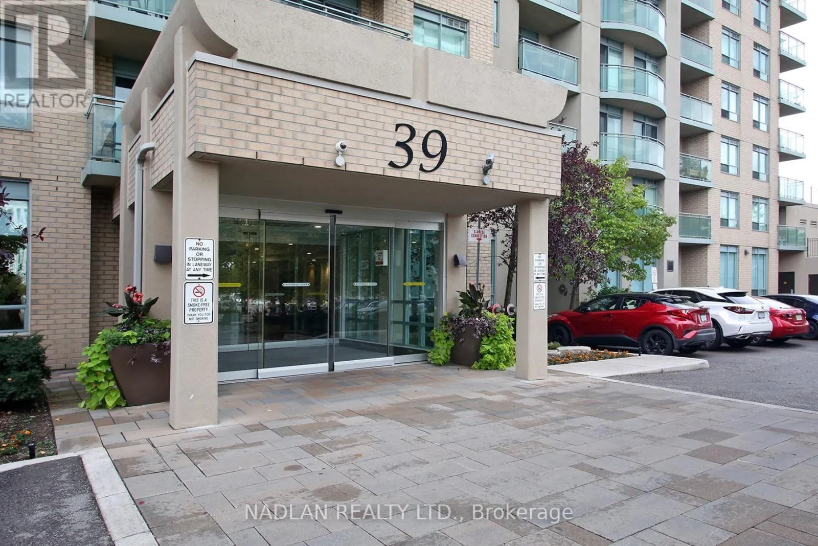 615 - 39 ONEIDA CRESCENT