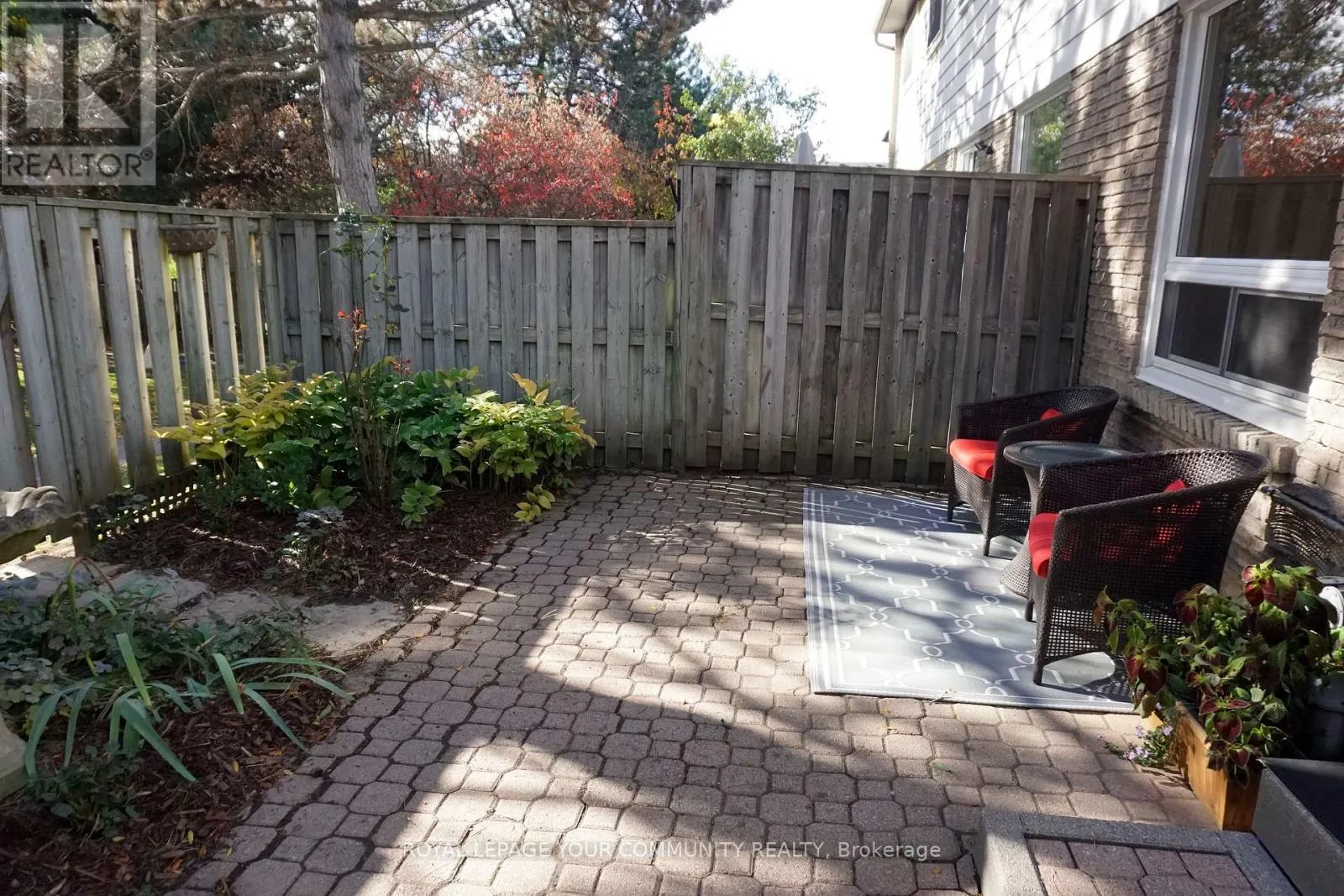 39 KNIGHTSBRIDGE WAY