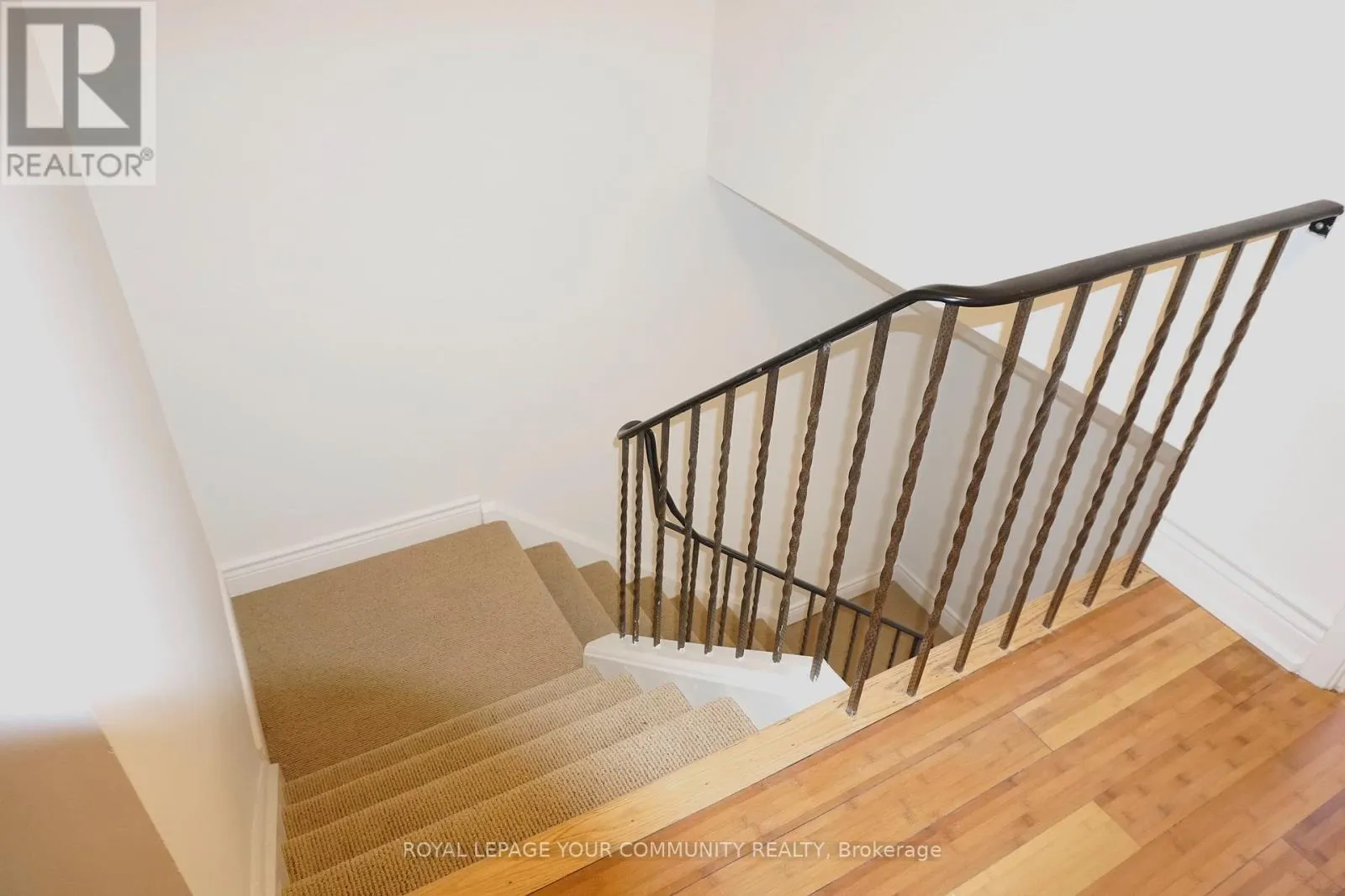 39 KNIGHTSBRIDGE WAY