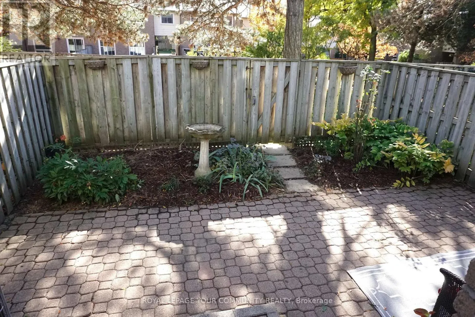 39 KNIGHTSBRIDGE WAY