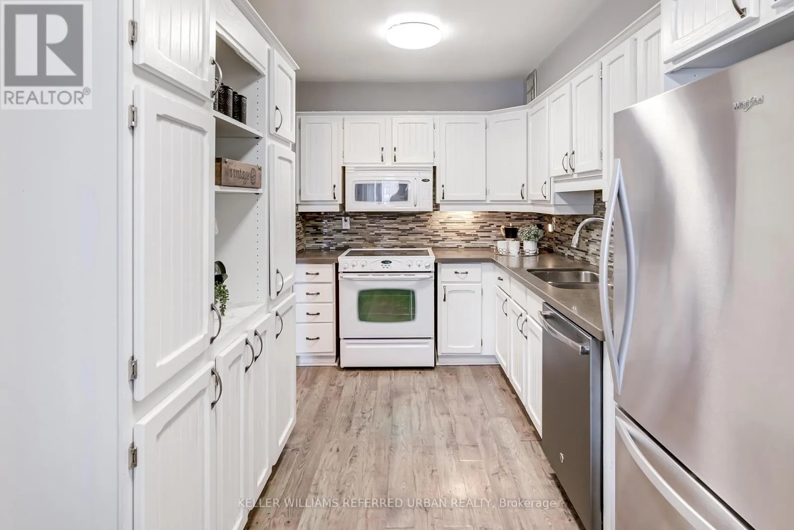 605 - 70 BAIF BOULEVARD