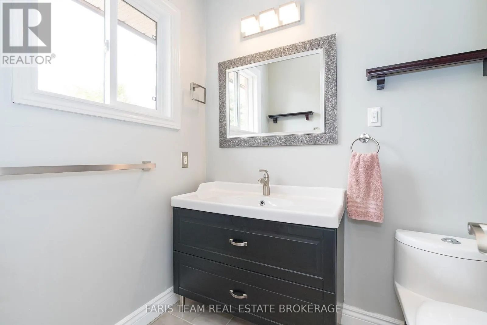 2032 CHANTLER STREET