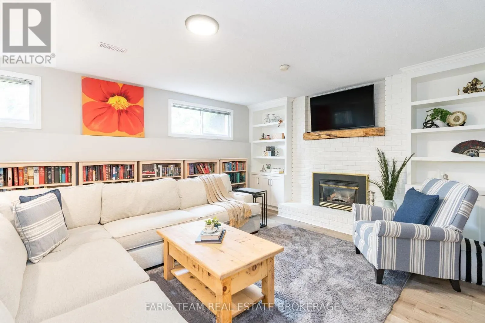 2032 CHANTLER STREET