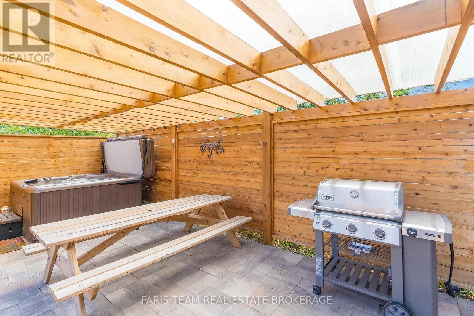 2032 CHANTLER STREET