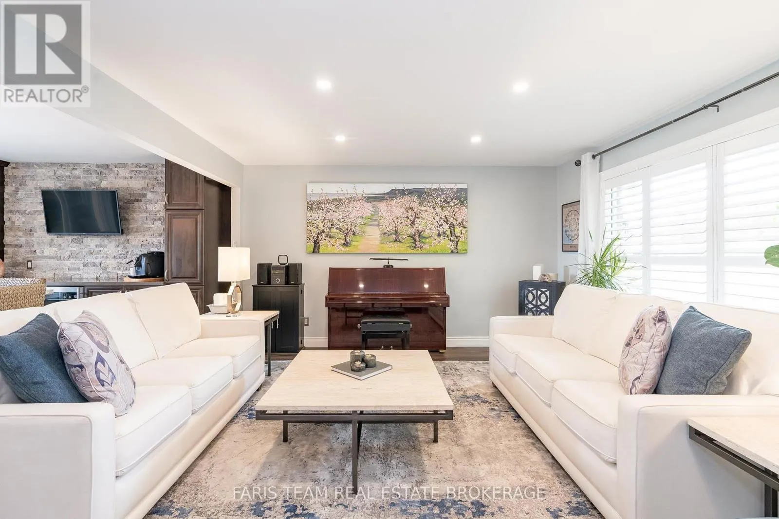 2032 CHANTLER STREET