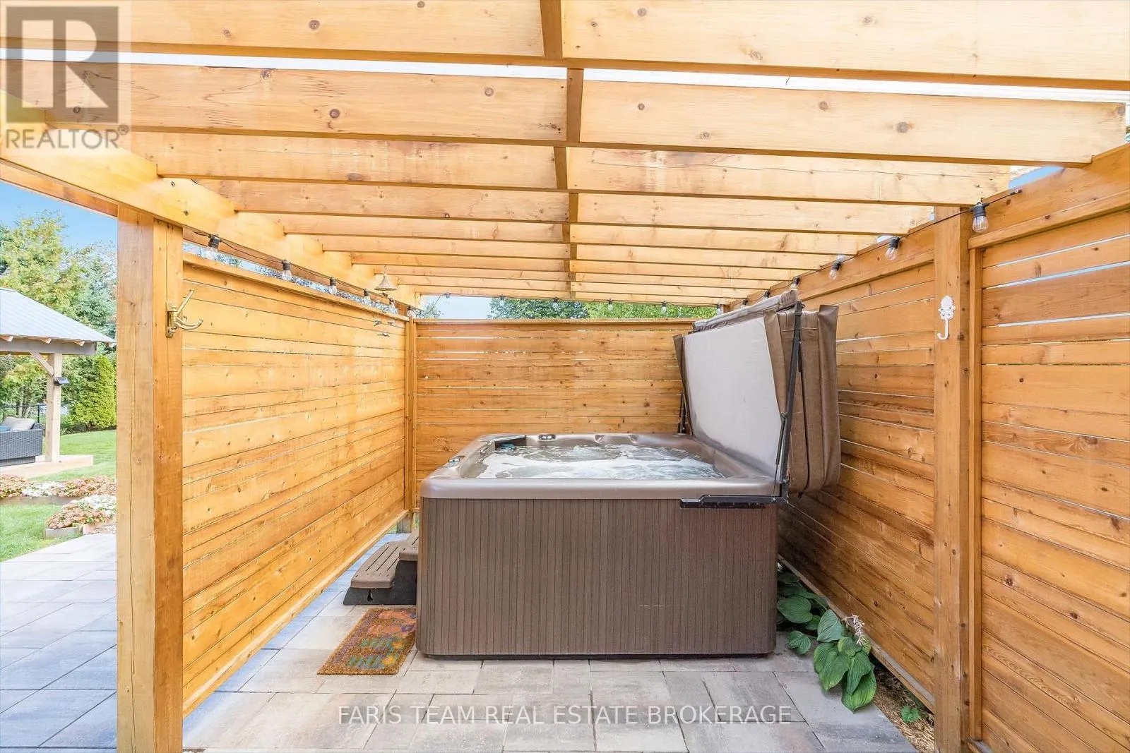 2032 CHANTLER STREET