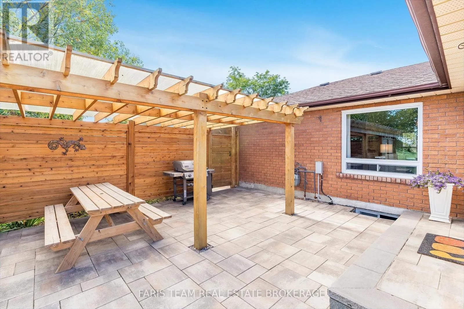 2032 CHANTLER STREET