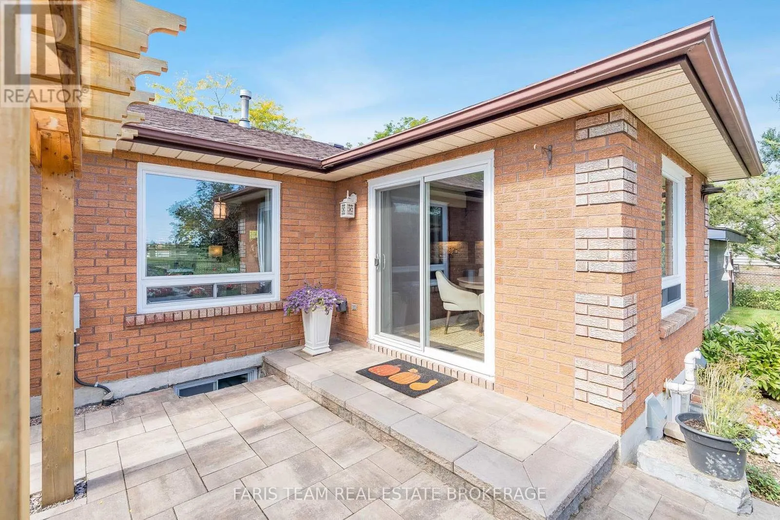 2032 CHANTLER STREET