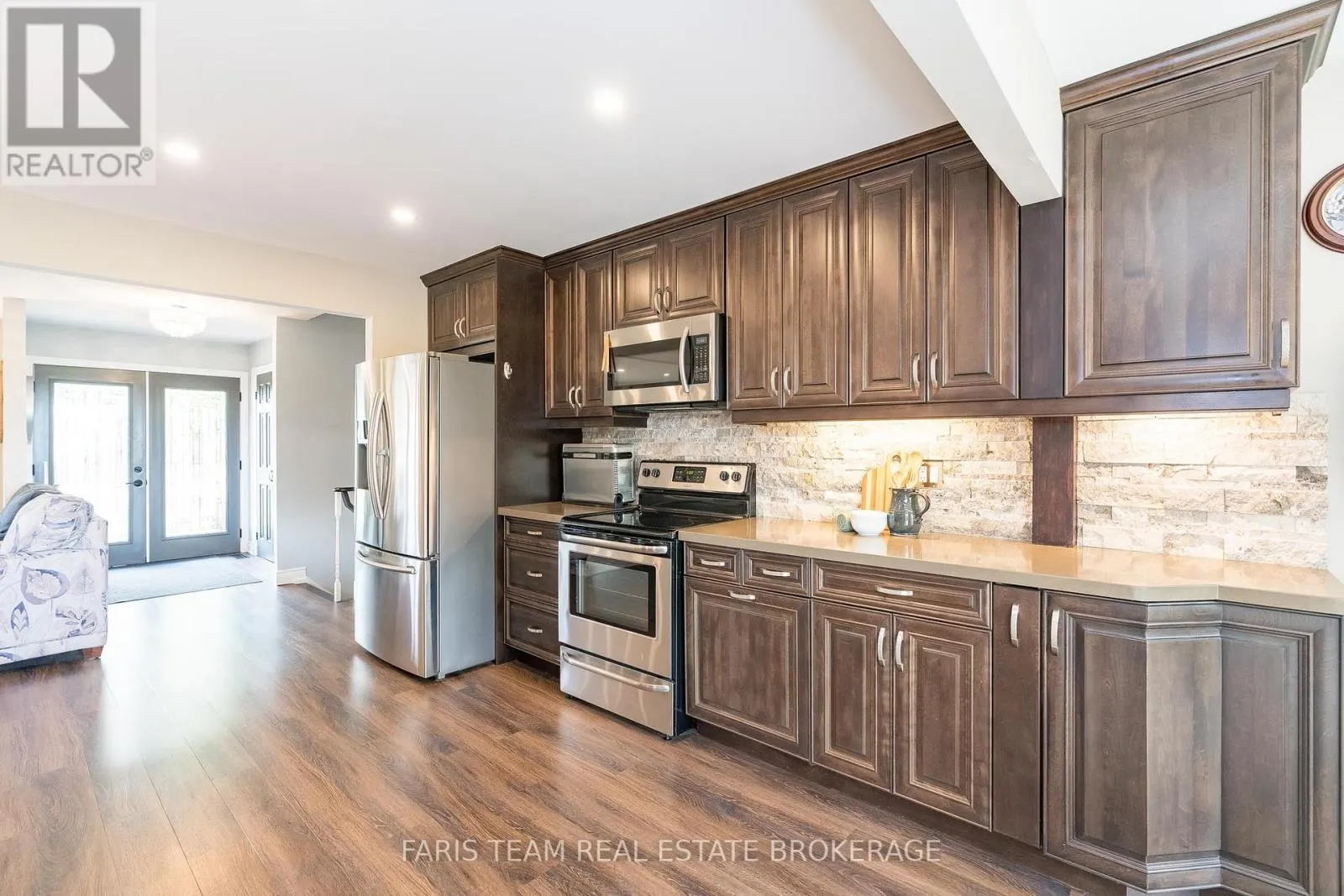 2032 CHANTLER STREET