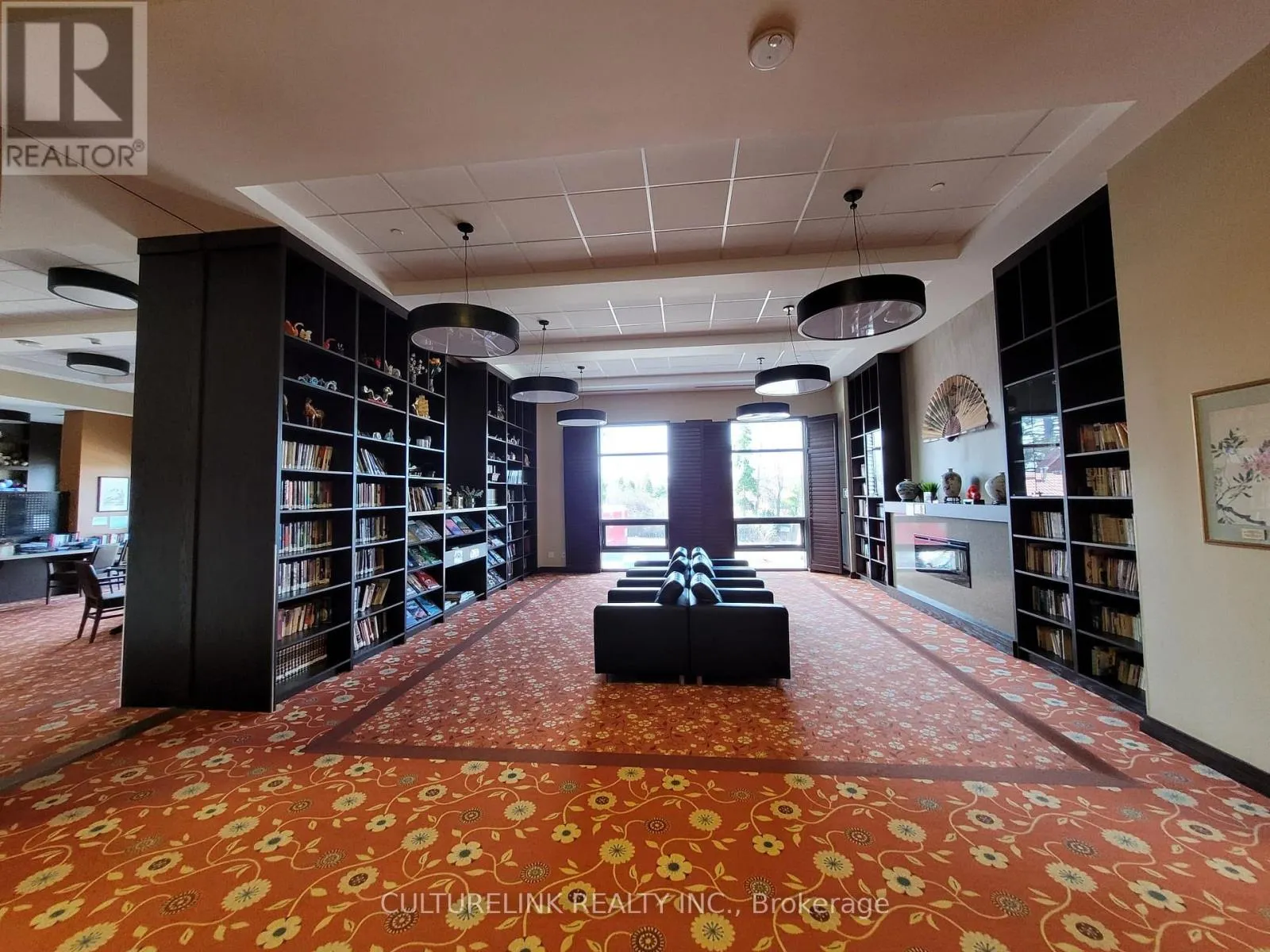 633 - 11211 YONGE STREET