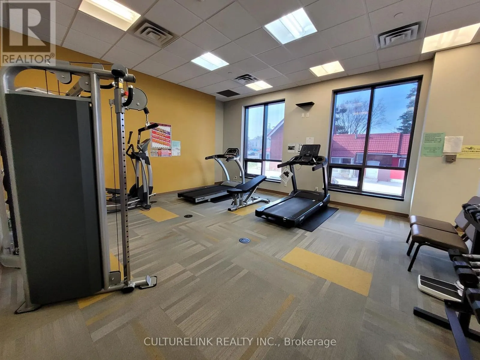 633 - 11211 YONGE STREET