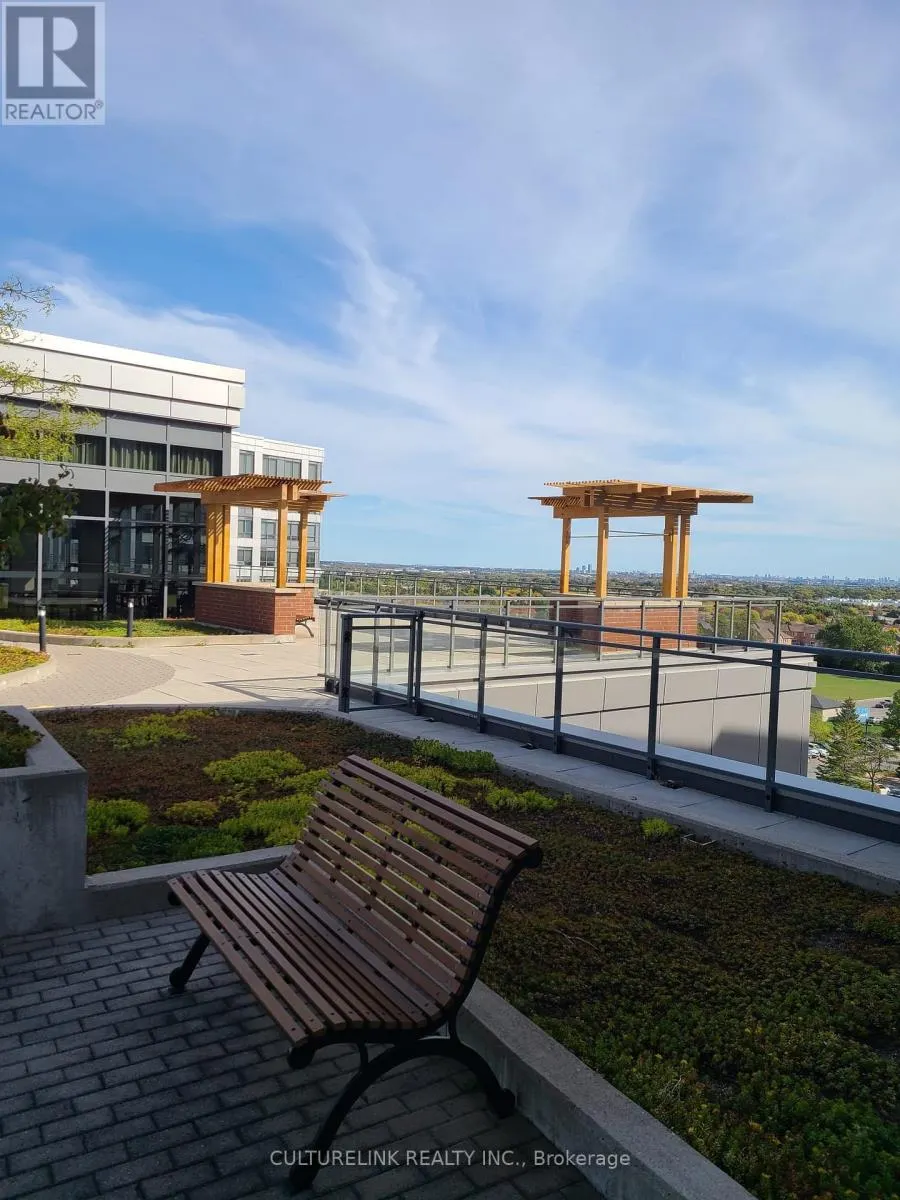 633 - 11211 YONGE STREET