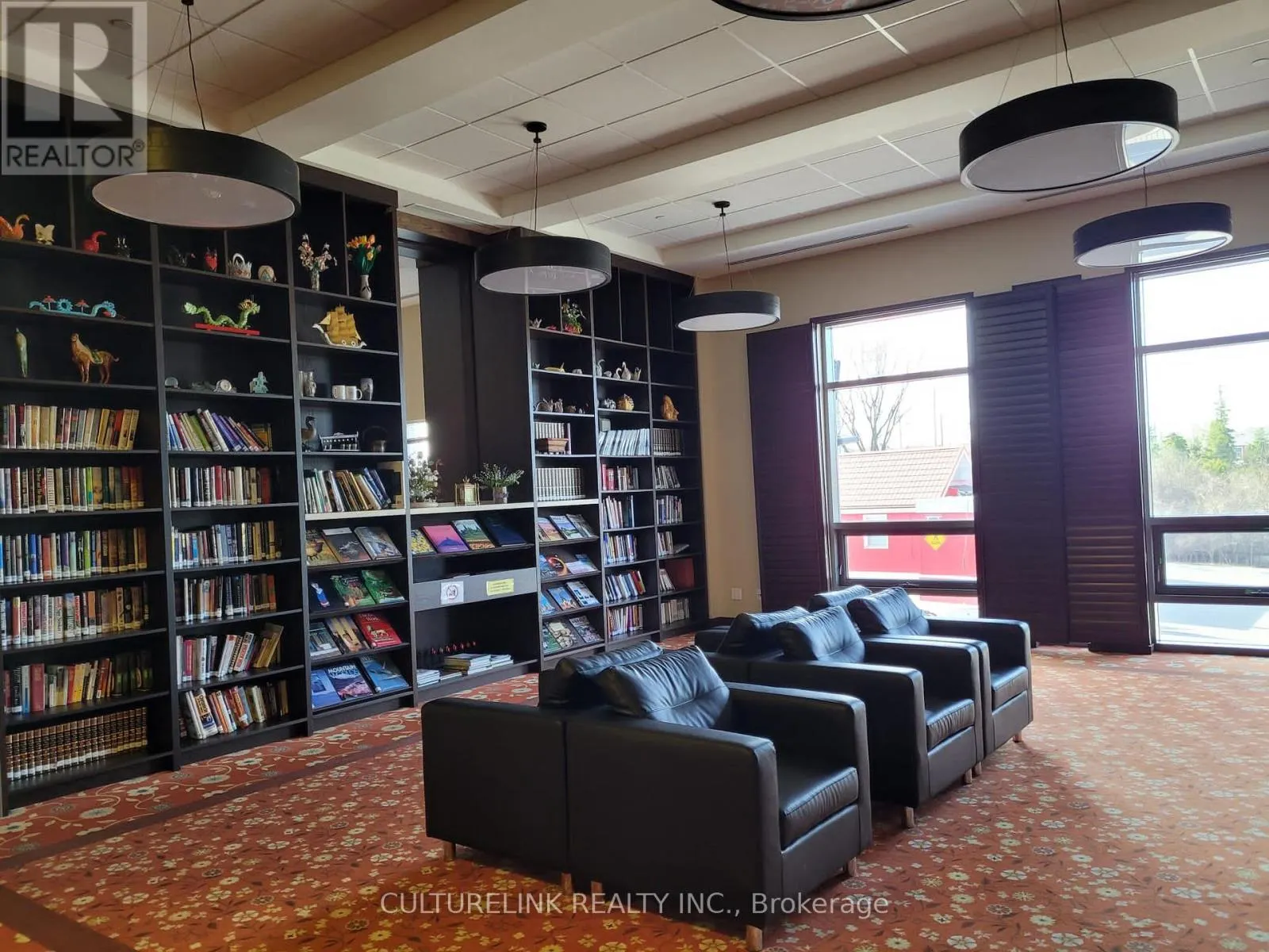 633 - 11211 YONGE STREET