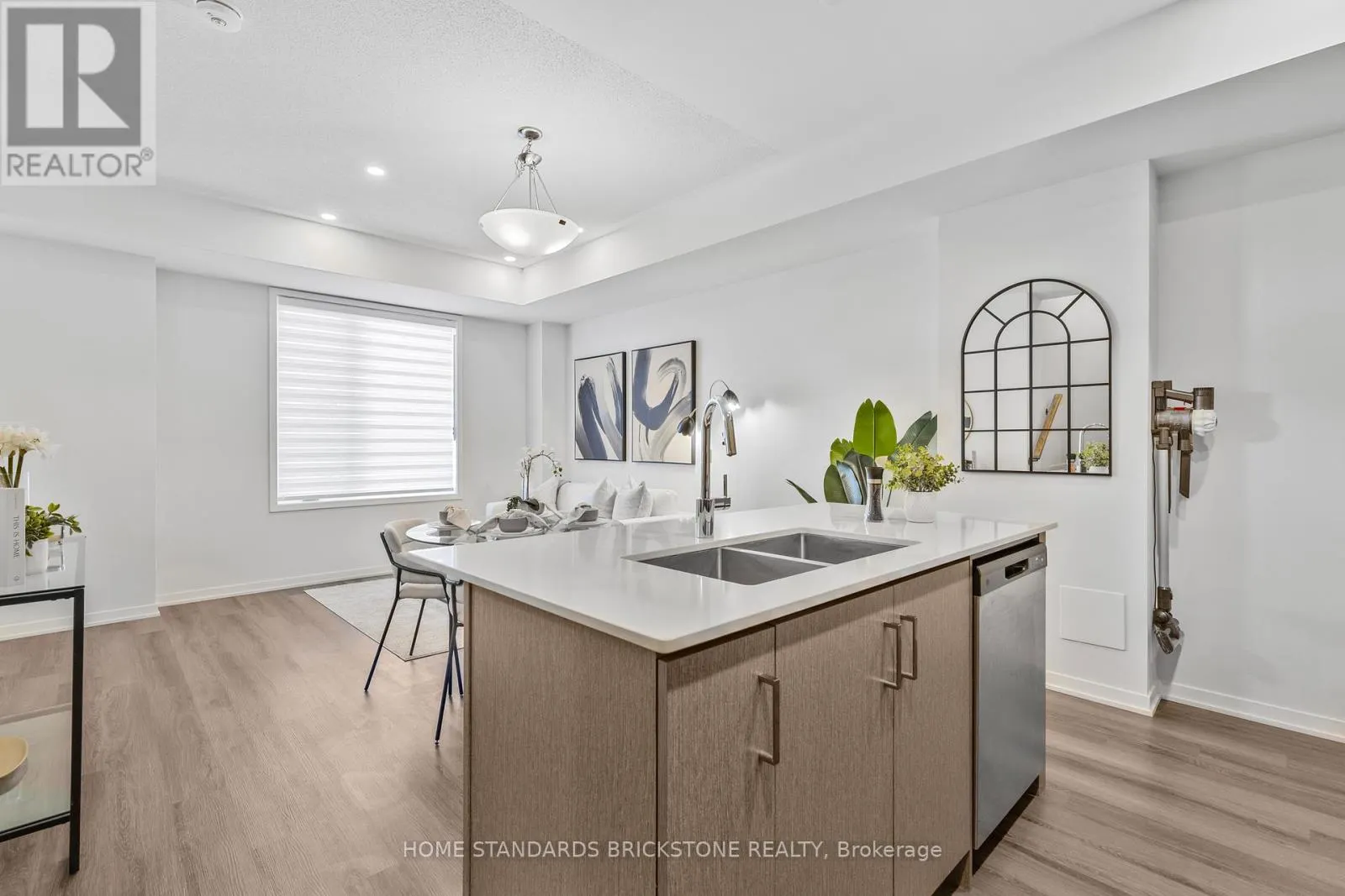 TH 366 - 90 HONEYCRISP CRESCENT