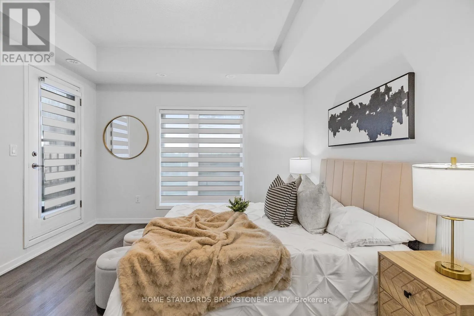 TH 366 - 90 HONEYCRISP CRESCENT