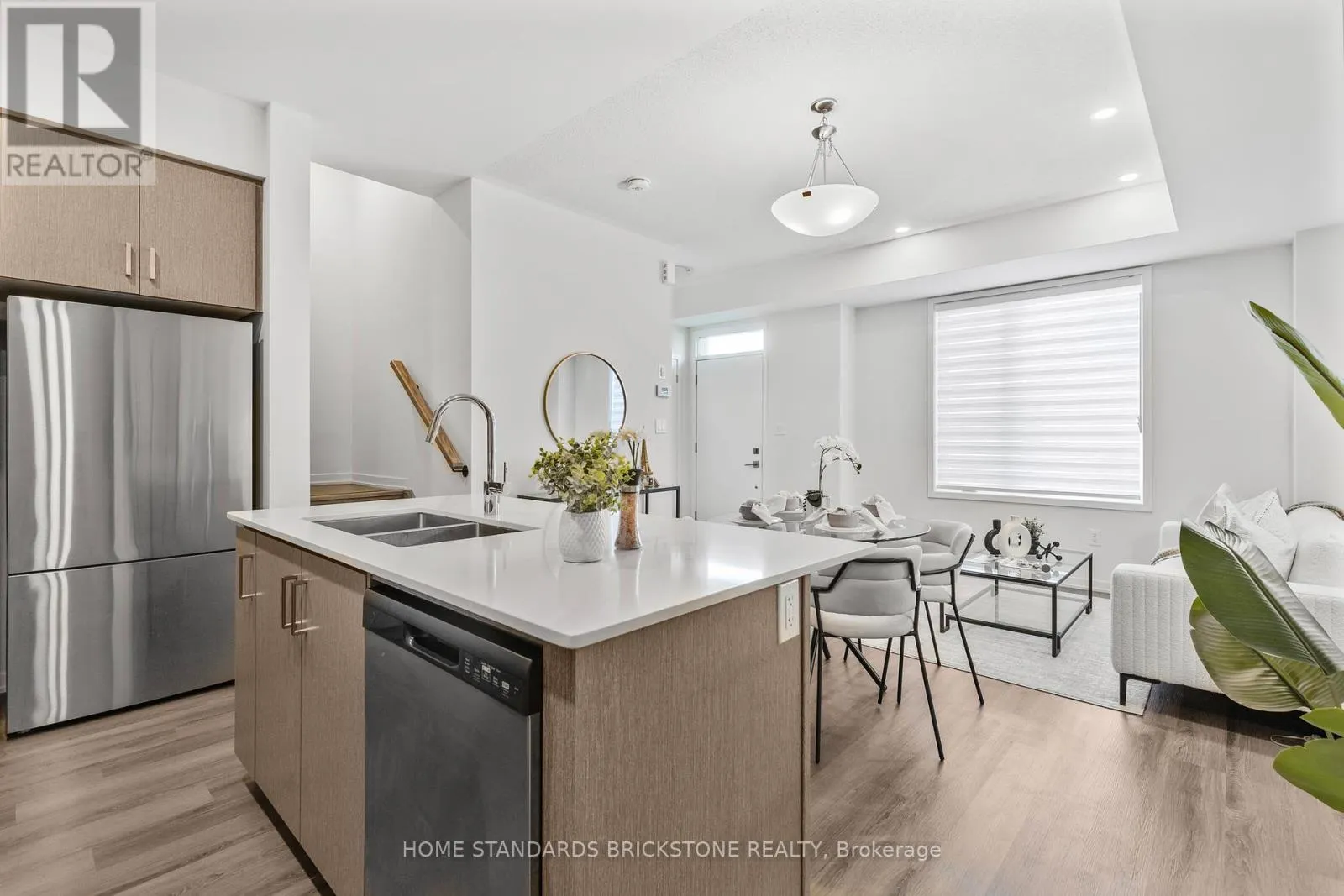 TH 366 - 90 HONEYCRISP CRESCENT