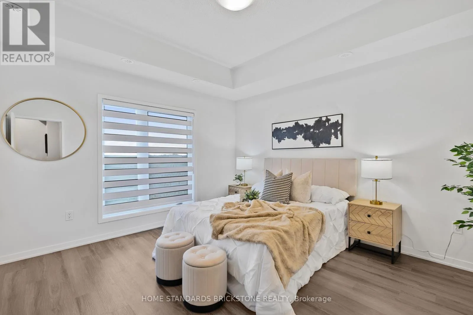 TH 366 - 90 HONEYCRISP CRESCENT