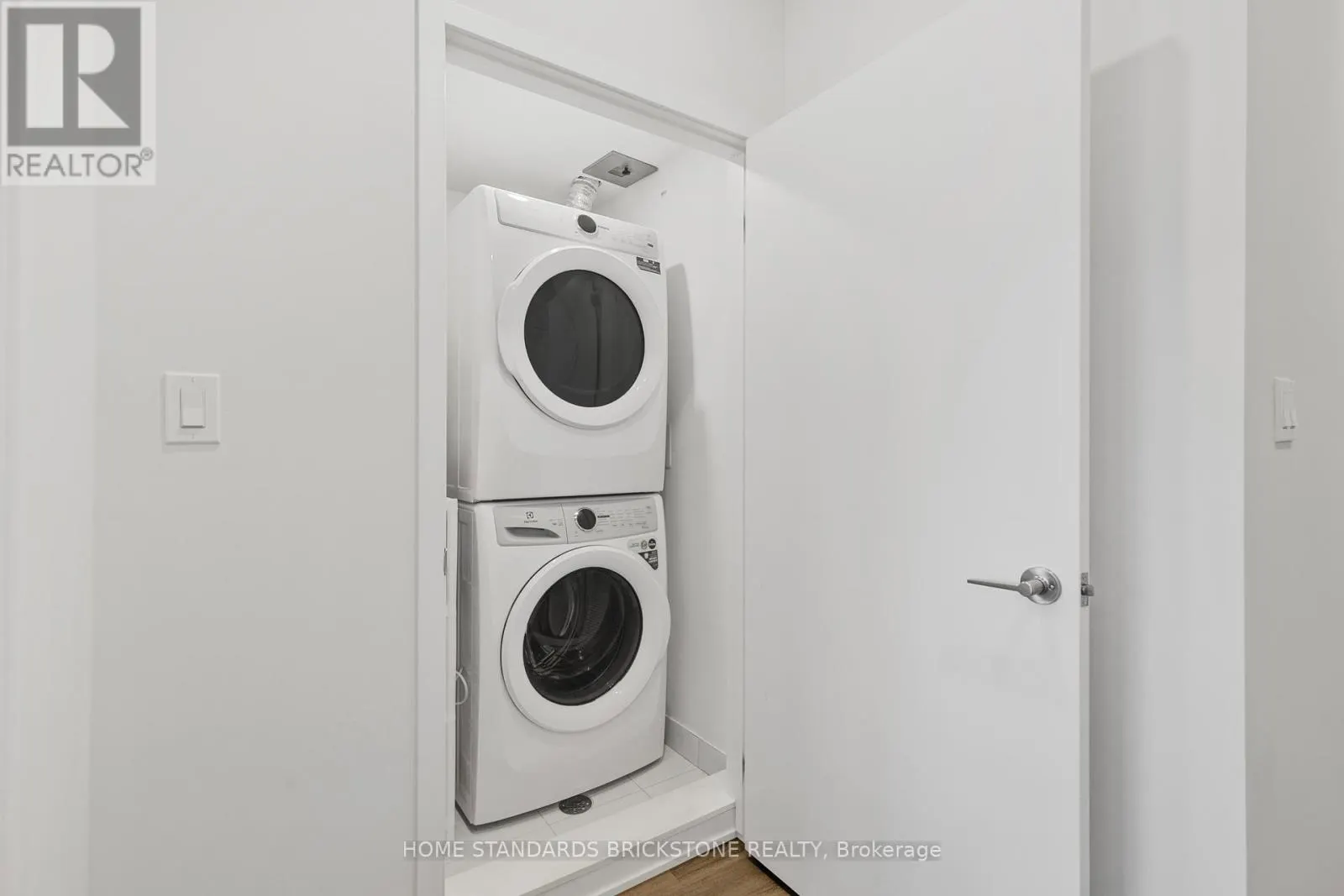 TH 366 - 90 HONEYCRISP CRESCENT