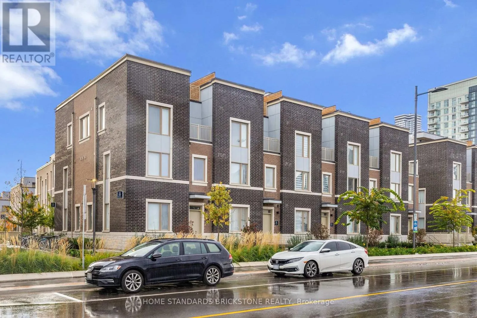 TH 366 - 90 HONEYCRISP CRESCENT