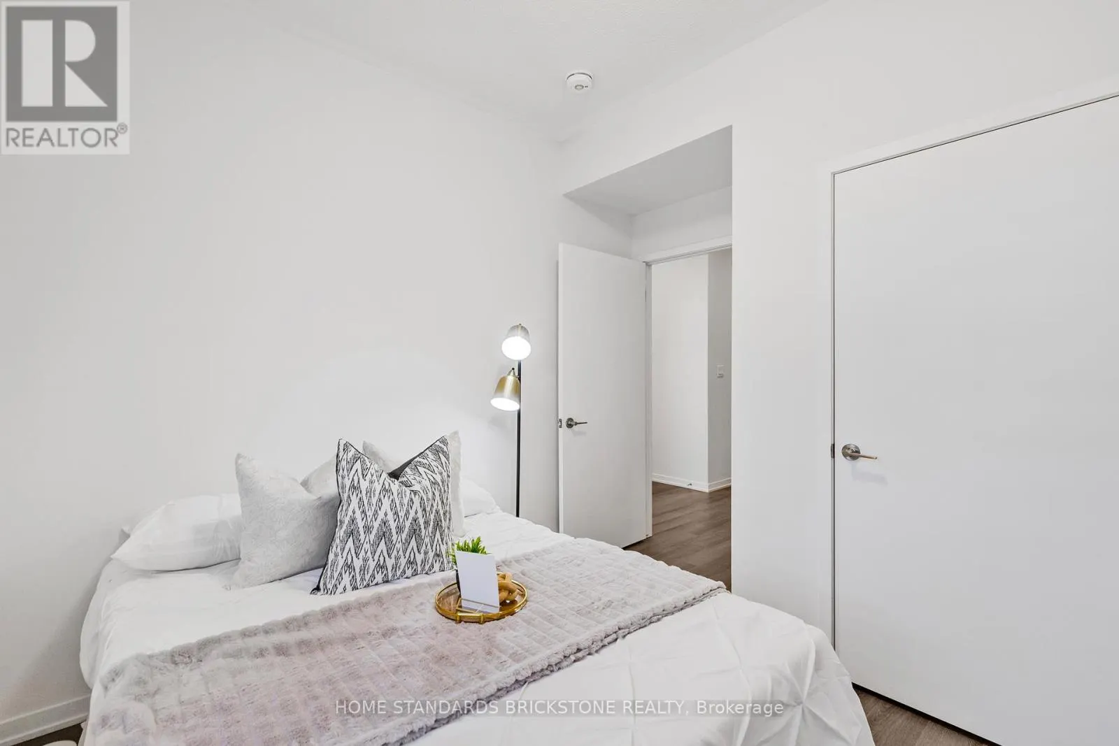 TH 366 - 90 HONEYCRISP CRESCENT